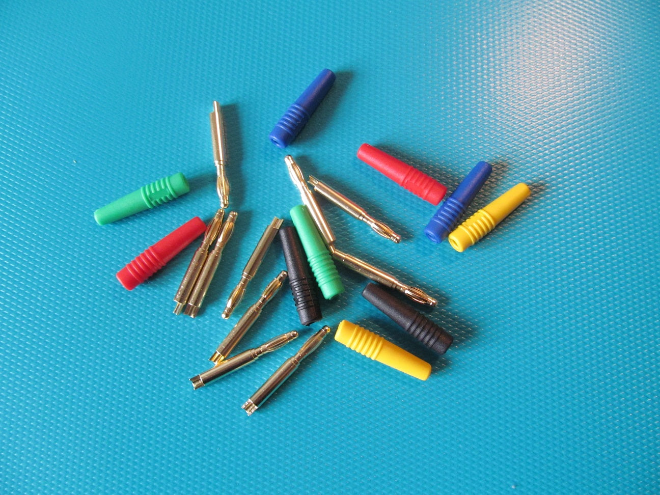 2.5 mm Banana Plugs . Family Pack - 5 pairs coloured