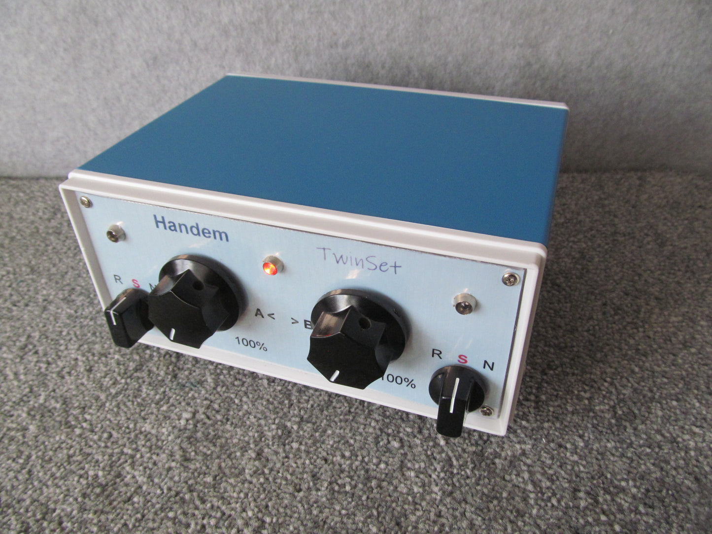 Handem Twinset. Twin Track Model Railway Controller.