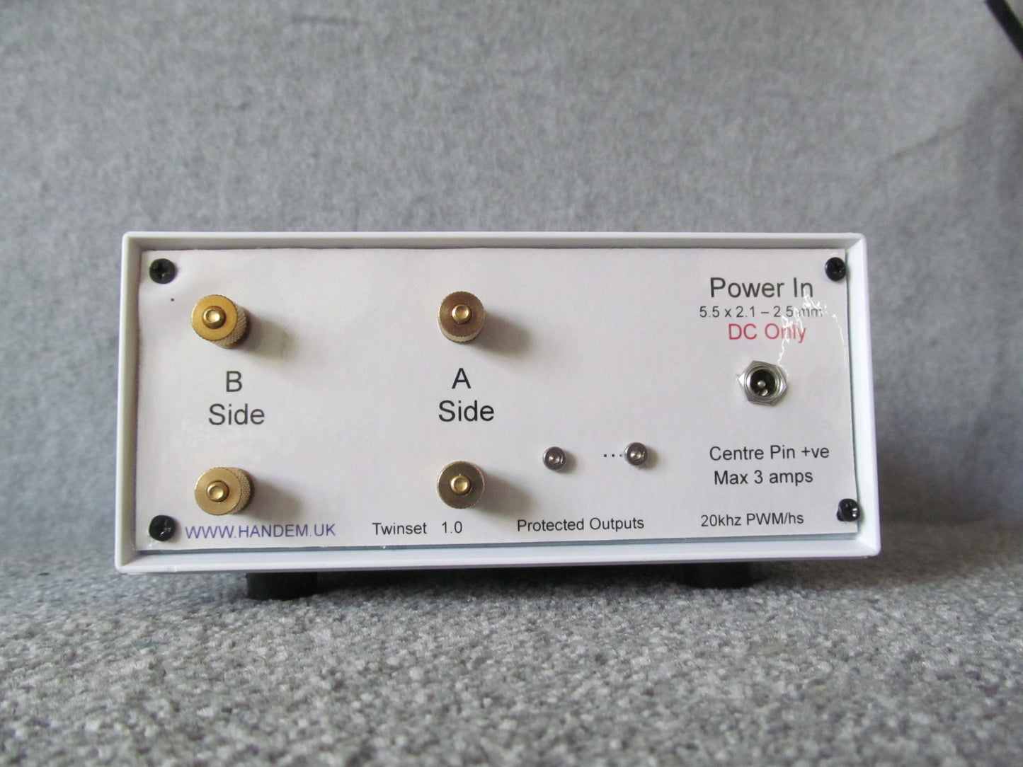 Handem Twinset. Twin Track Model Railway Controller.