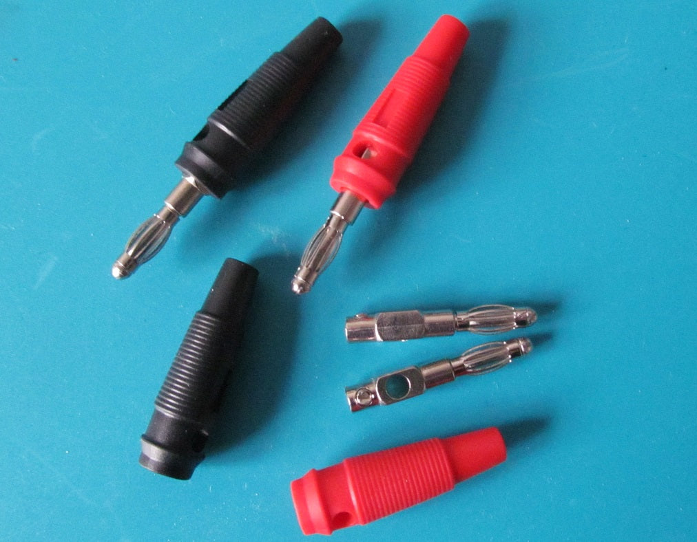 4mm Banana Plugs Two pairs. Screw connection. Red and Black. FREE UK POSTAGE