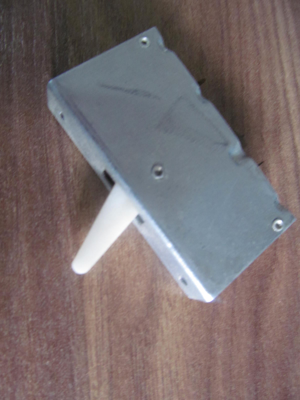 Hammant and Morgan Switch. WHITE. Flash Switch