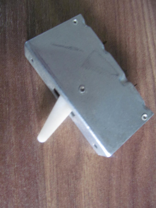 Hammant and Morgan Switch. WHITE. Flash Switch