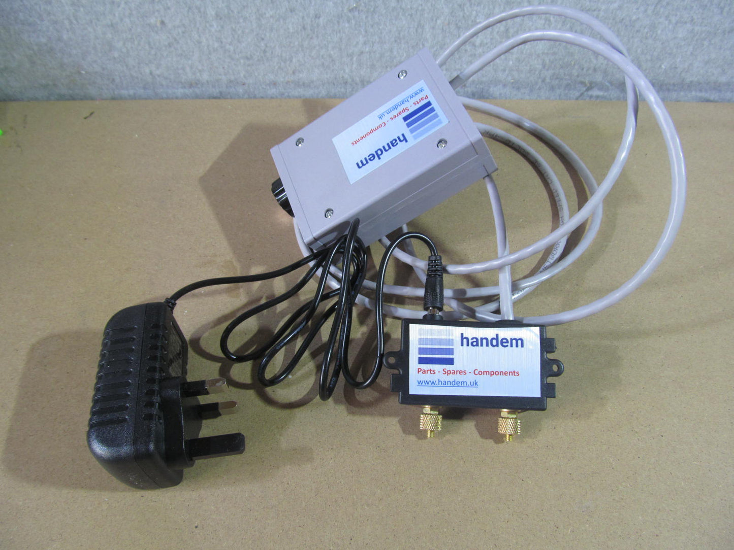 Walkabout Controller with 2M (About 6 ft) cable. PSU included.