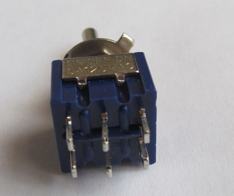 Toggle Switch. DPDT. Miniature.