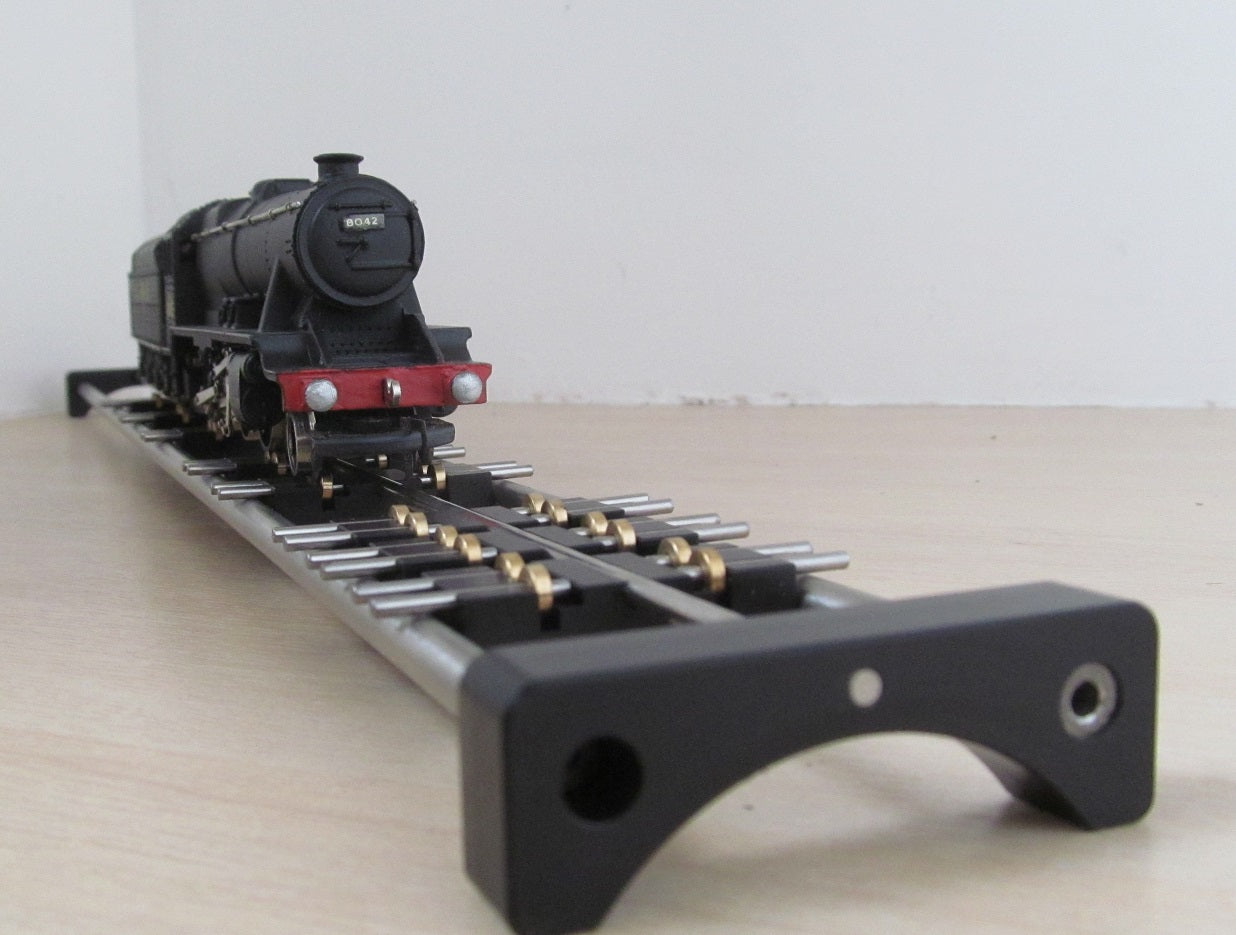 Rolling Road 00 / HO Model Train Testbed.