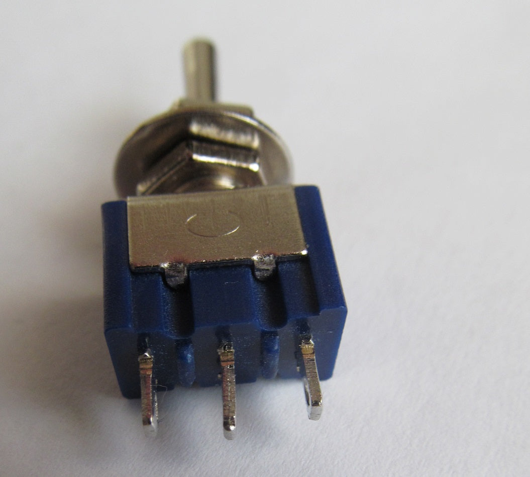 Switch. SPDT. Miniature Toggle. 2-way switch